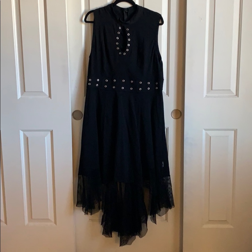 Tripp NYC Grommet keyhole fit & flare dress